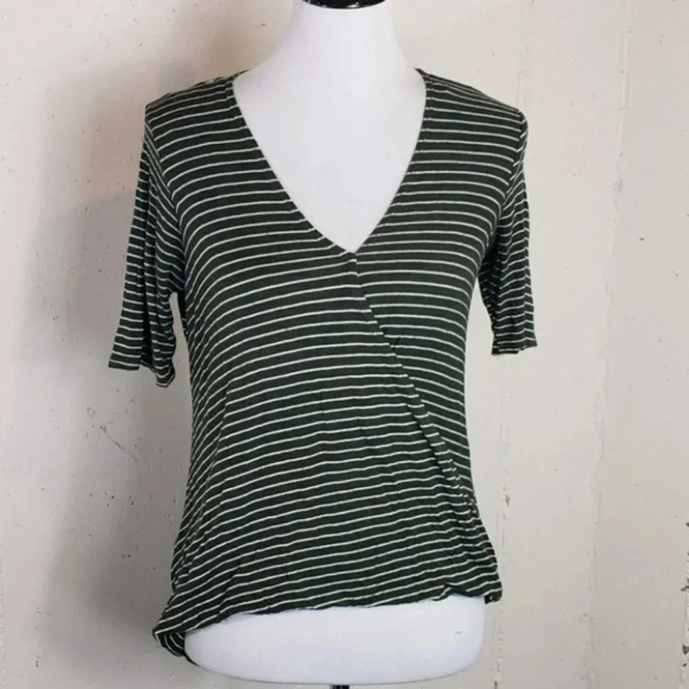 Ultra Flirt M Army green w/white pinstriped top